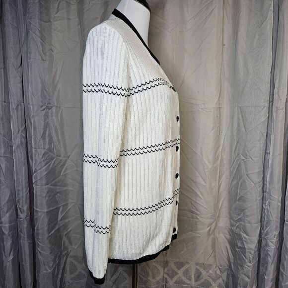 Bella Colori Creamy White Black Scallop Pattern Button Front Cardigan Sweater - Picture 4 of 12
